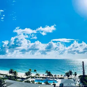 Apartment The Lookout At Coral Beach, Freeport