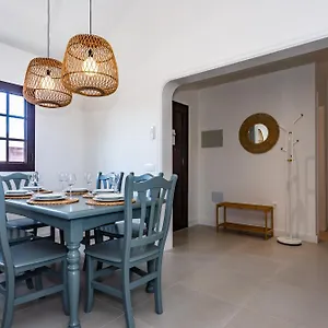 https://villa-tara.in-canary-islands.com