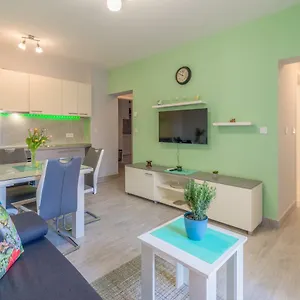https://rumarin-rosemary-new-apartment.hotelinzadar.com